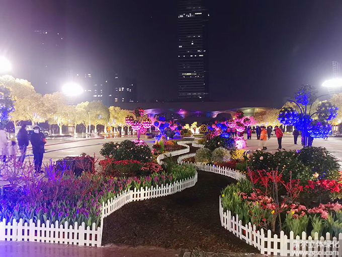 18 2021年1月江蘇無(wú)錫梁溪區(qū)太湖廣場(chǎng)春節(jié)景觀提升項(xiàng)目-花球花樹(shù).jpg