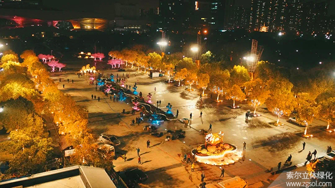 17 2021年1月江蘇無(wú)錫梁溪區(qū)太湖廣場(chǎng)春節(jié)景觀提升項(xiàng)目-花球花樹(shù) (5).jpg